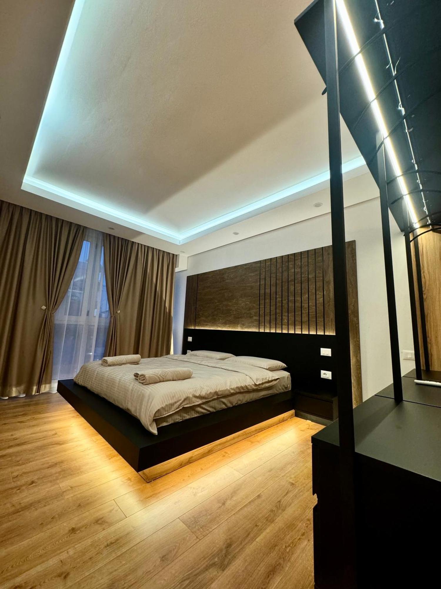 Luxury Central Baba Apartment Shkoder Bagian luar foto