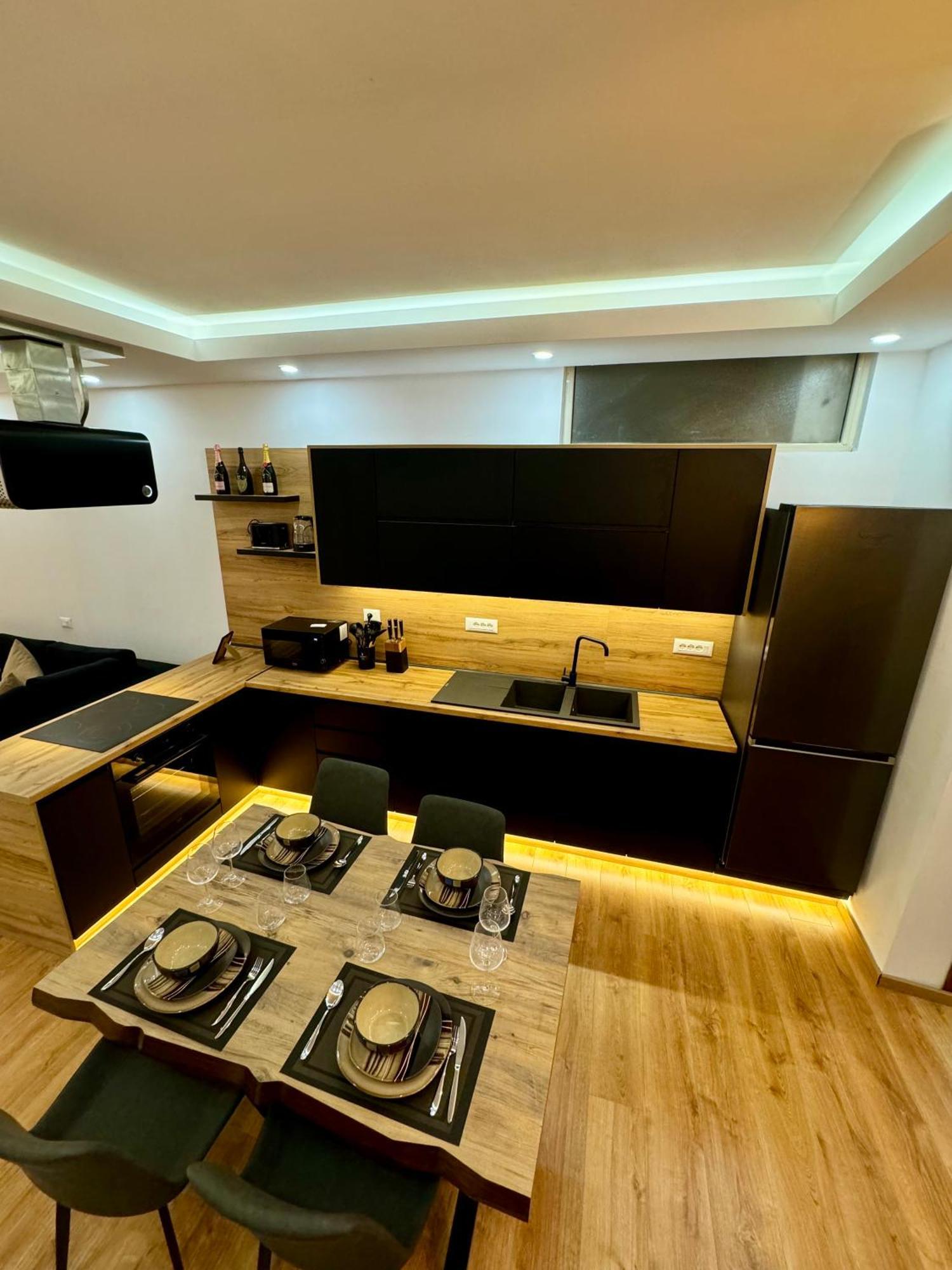 Luxury Central Baba Apartment Shkoder Bagian luar foto